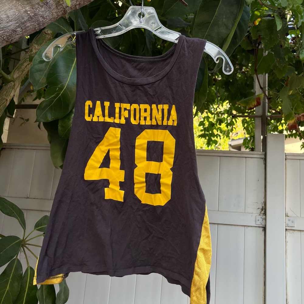 Vintage Y2K California 48 muscle/ jersey T-Shirt in brown and yellow.